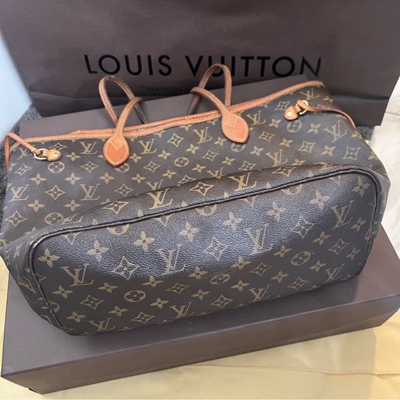 +Sold LOUIS VUITTON NEVERFULL TOTE - Picture 7 of 11